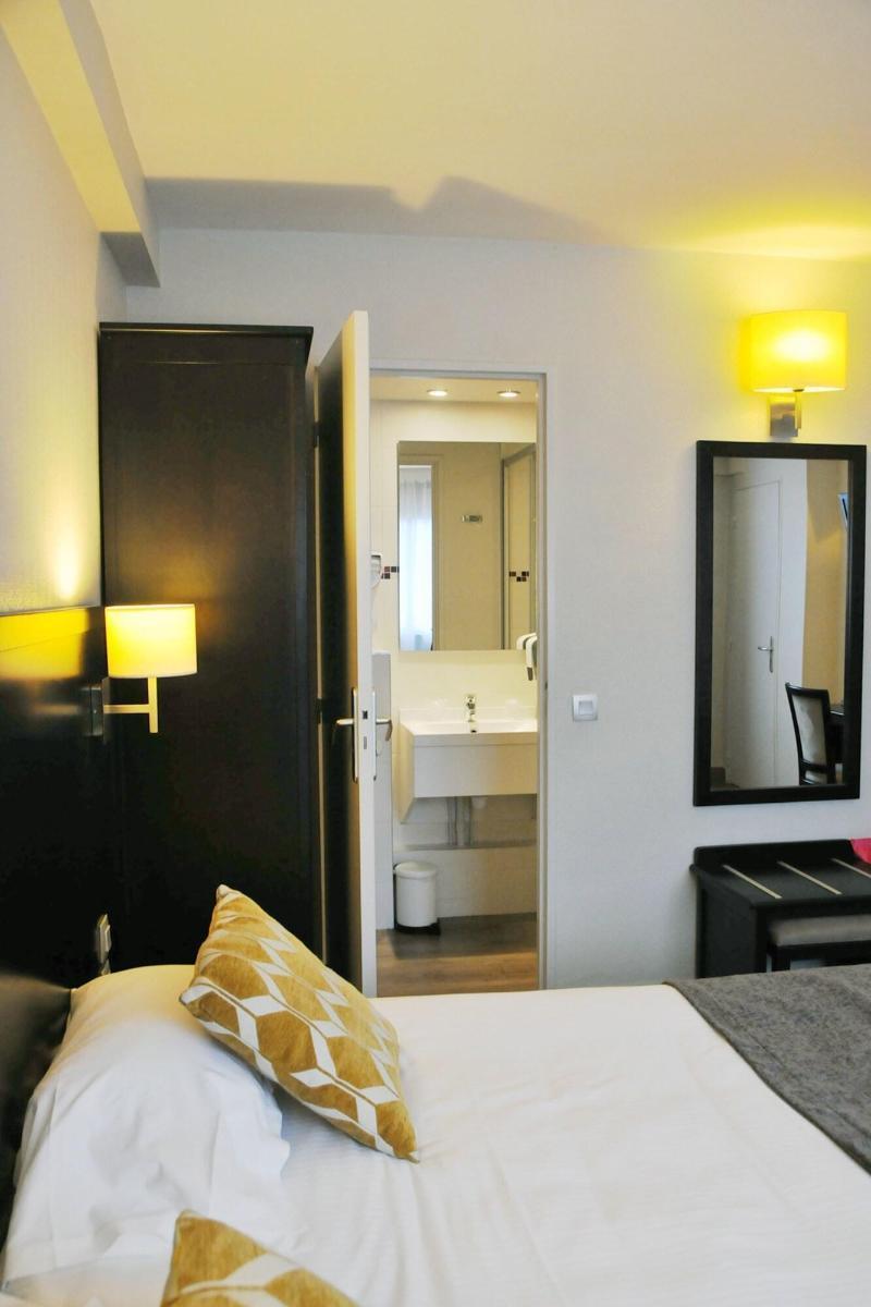 Hotel Des Quatrans Кан Екстериор снимка
