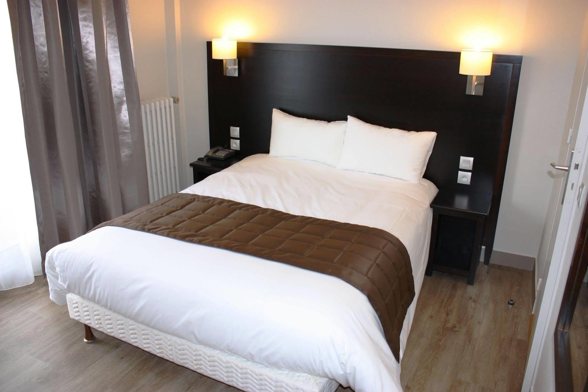 Hotel Des Quatrans Кан Екстериор снимка